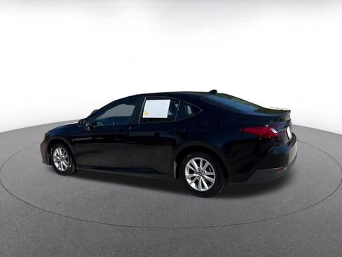 Used 2025 Toyota Camry LE FWD image 10