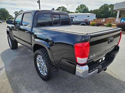 Used 2016 Toyota Tacoma SR5 w/ SR5 Appearance Package (SN) AWD/4WD image 4