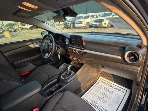 Used 2024 Kia Forte LXS w/ LXS Technology Package FWD image 16