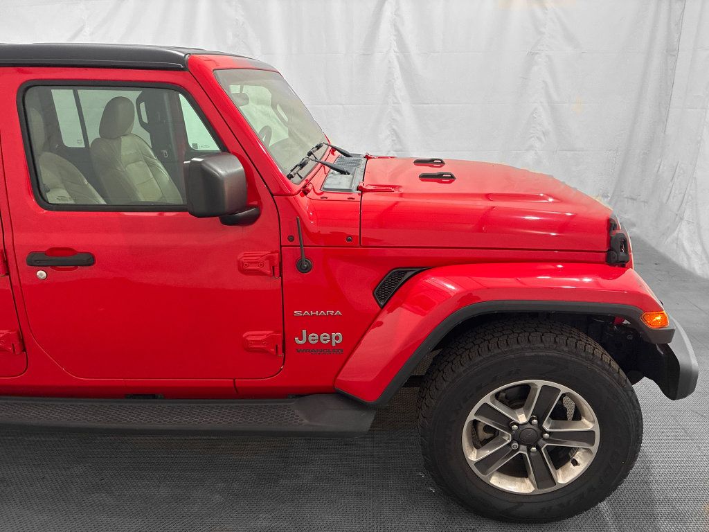 Used 2018 Jeep Wrangler Unlimited Sahara w/ Dual Top Group AWD/4WD image 7
