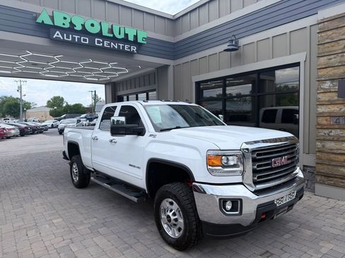 Used 2018 GMC Sierra 2500 SLE w/ HD SLE Preferred Plus Package AWD/4WD image 44