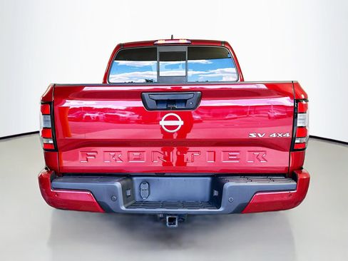 Used 2022 Nissan Frontier SV AWD/4WD image 6