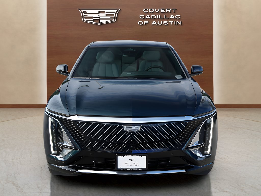Certified 2025 Cadillac Lyriq Luxury w/ LPO, Floor Liner Package RWD image 5
