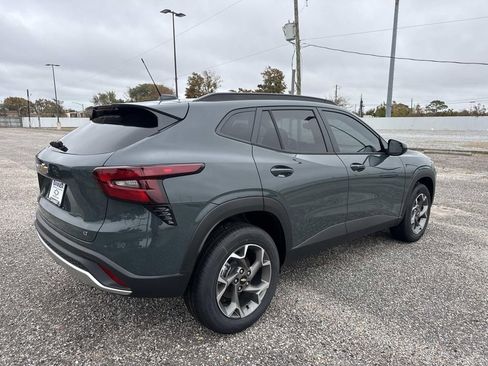 New 2026 Chevrolet Trax LT w/ Driver Confidence Package image 7