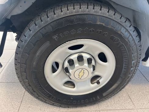 Used 2014 Chevrolet Express 2500 image 32