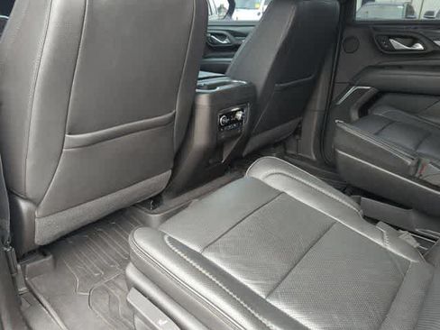 Used 2021 GMC Yukon XL Denali w/ Denali Premium Package AWD/4WD image 18