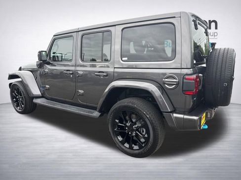 Used 2021 Jeep Wrangler Unlimited Sahara AWD/4WD image 9