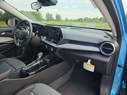 New 2026 Chevrolet Trax LT w/ Driver Confidence Package FWD image 28