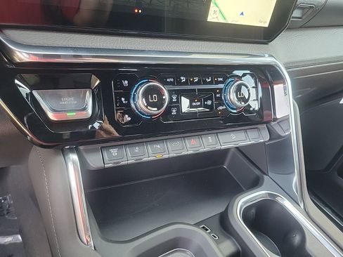 New 2026 GMC Sierra 2500 Denali w/ Denali Reserve Package AWD/4WD image 19