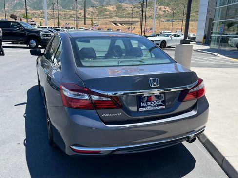 Used 2017 Honda Accord LX image 3
