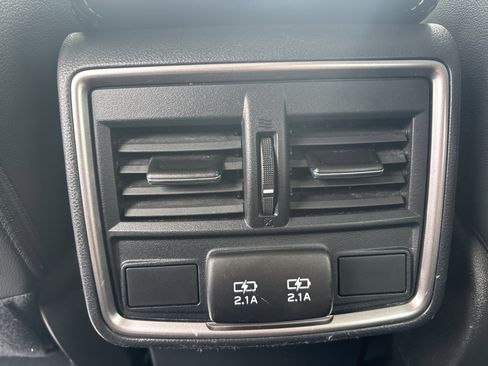 Used 2022 Subaru Forester Limited image 14