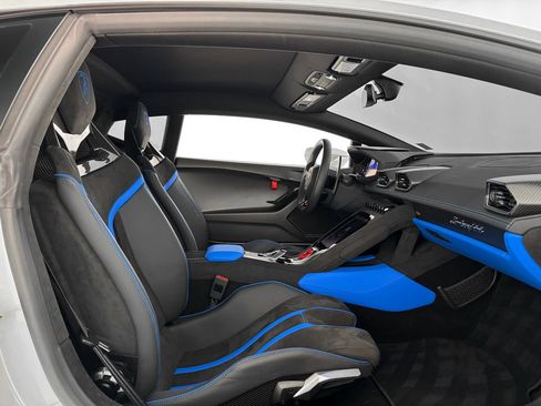 Used 2023 Lamborghini Huracan Tecnica image 26