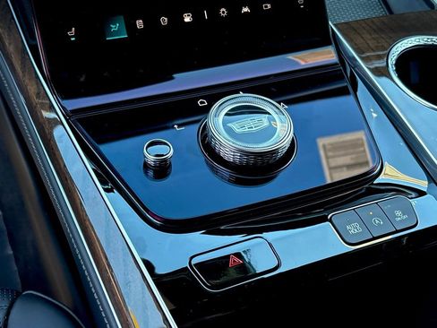 Used 2025 Cadillac Escalade Sport Platinum image 22