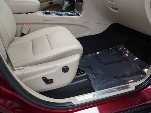 Certified 2020 Jeep Grand Cherokee Limited w/ Luxury Group II image 51