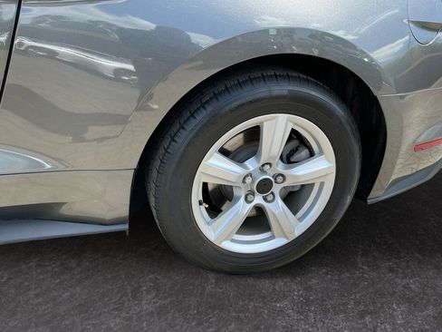 Used 2018 Ford Mustang Coupe RWD image 9