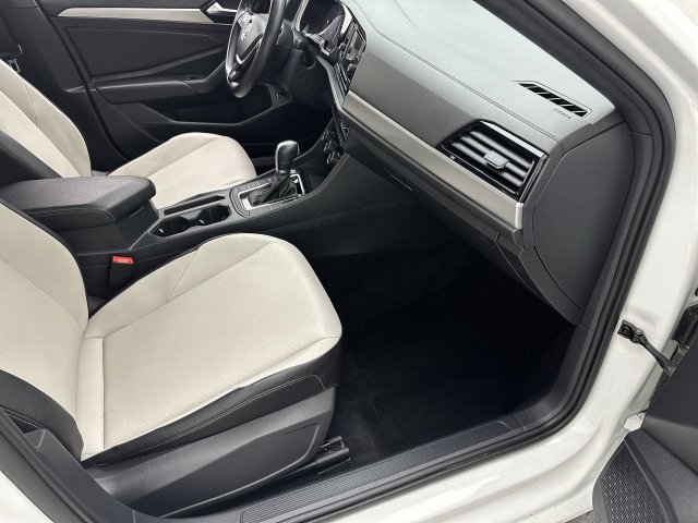 Used 2019 Volkswagen Jetta R-Line FWD image 24