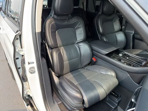Used 2025 Lincoln Aviator Reserve w/ Equipment Group 201A AWD/4WD image 8