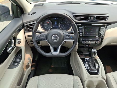 Certified 2022 Nissan Rogue Sport SL AWD/4WD image 12