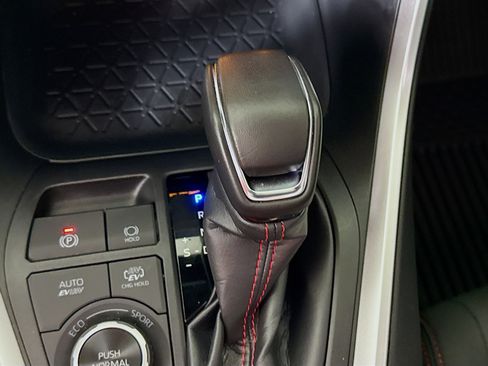 Certified 2025 Toyota RAV4 SE image 19