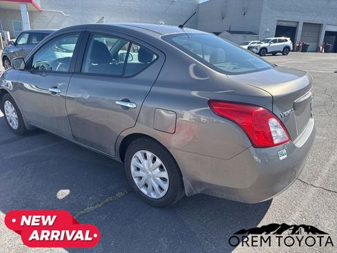 Used 2012 Nissan Versa SV FWD image 14