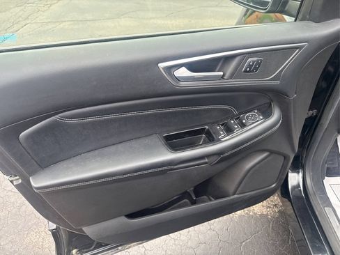 Used 2016 Ford Edge Titanium w/ Equipment Group 301A AWD/4WD image 17