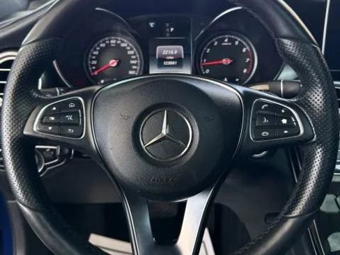 Used 2018 Mercedes-Benz GLC 300 4MATIC image 29