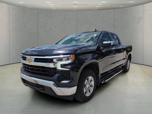 Used 2023 Chevrolet Silverado 1500 LT w/ Protection Package AWD/4WD image 11