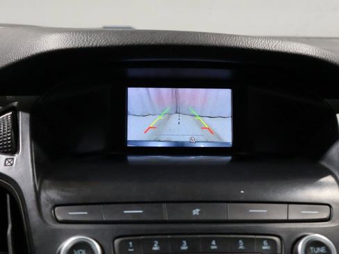 Used 2018 Ford Focus SE w/ Cold Weather Package image 27