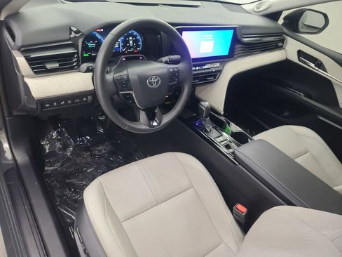 Used 2025 Toyota Camry XLE w/ Premium Plus Package image 26