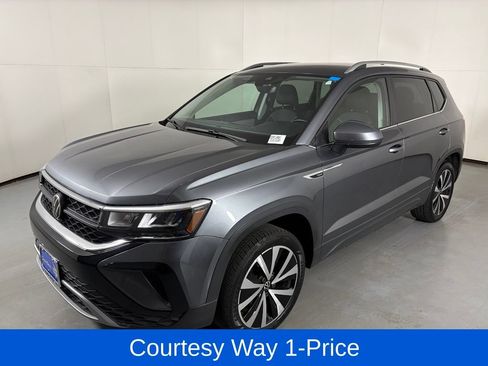 Used 2024 Volkswagen Taos SE FWD image 5