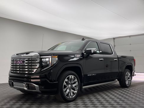 Used 2024 GMC Sierra 1500 Denali AWD/4WD image 2