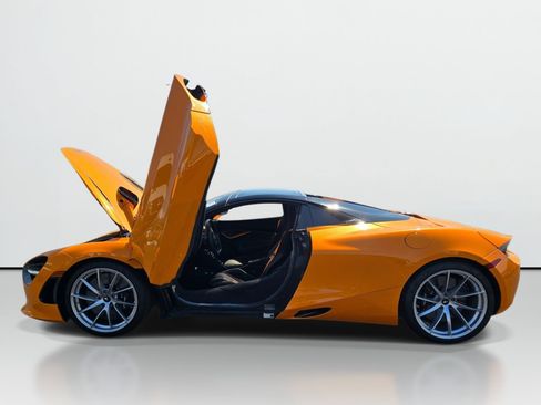 Used 2022 McLaren 720S Performance RWD image 9