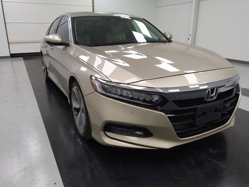 Used 2018 Honda Accord Touring image 14