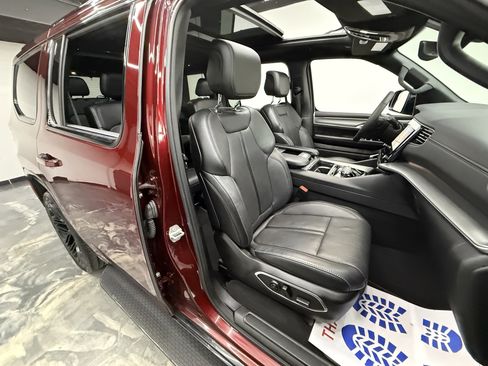 Used 2024 Jeep Wagoneer Series II image 24