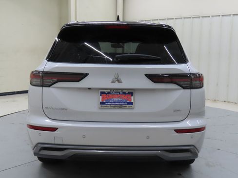 New 2025 Mitsubishi Outlander SEL image 4