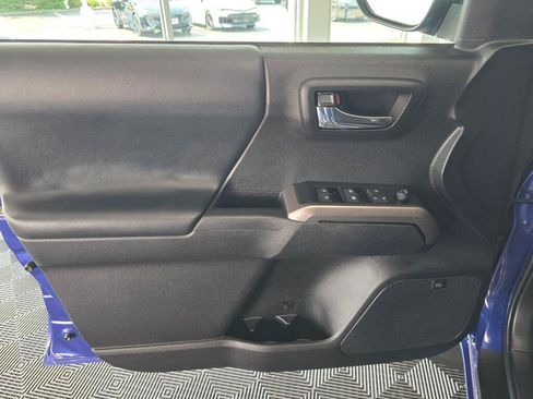 Certified 2023 Toyota Tacoma Limited AWD/4WD image 34