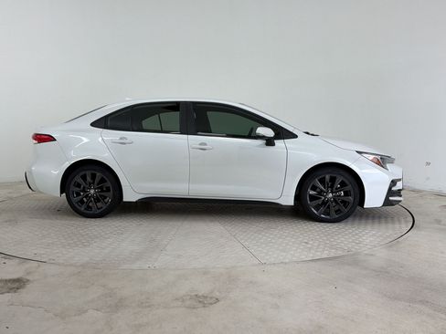 Used 2024 Toyota Corolla SE FWD image 8