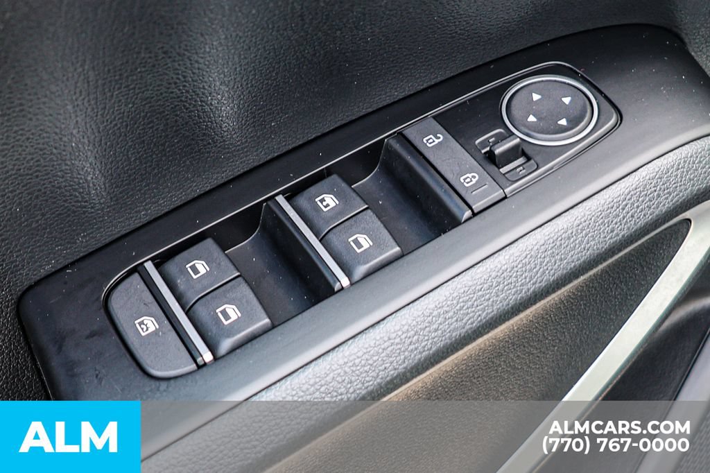 Used 2025 Kia Soul LX w/ LX Technology Package FWD image 43