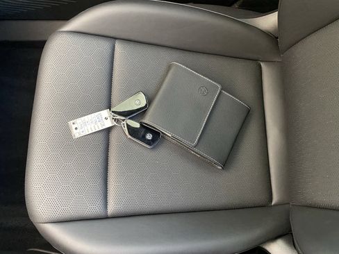 Used 2023 Volkswagen ID.4 Pro S AWD/4WD image 9