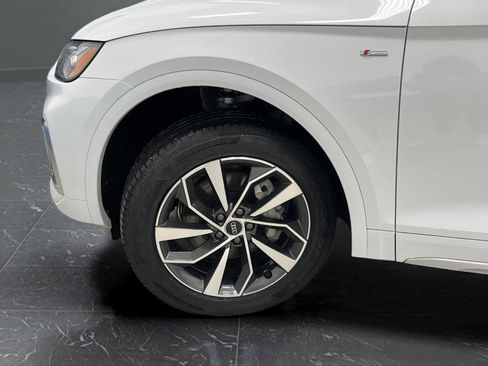 Used 2023 Audi Q5 2.0T Premium w/ Convenience Package image 34