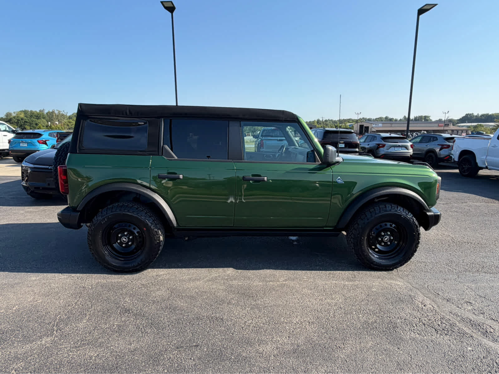Used 2023 Ford Bronco Black Diamond AWD/4WD image 9