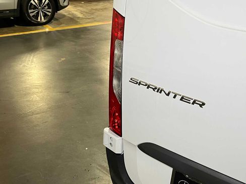 Used 2025 Mercedes-Benz Sprinter 2500 image 15