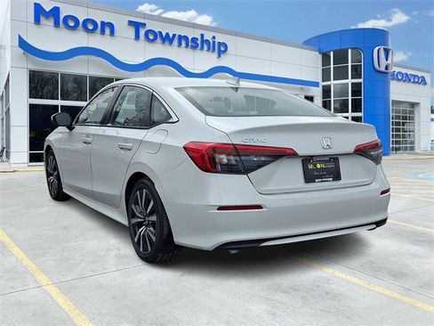 Used 2023 Honda Civic EX image 4