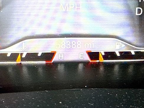 Used 2019 Jeep Cherokee Limited FWD image 41