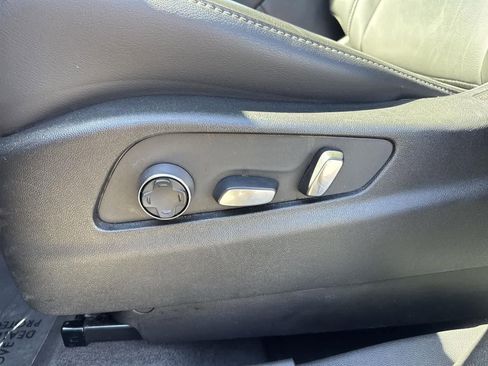 Used 2024 Cadillac XT4 Premium Luxury image 22