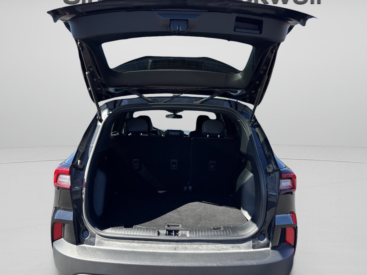 Used 2025 Ford Escape ST-Line AWD/4WD image 8