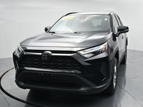 Used 2023 Toyota RAV4 XLE AWD/4WD image 3