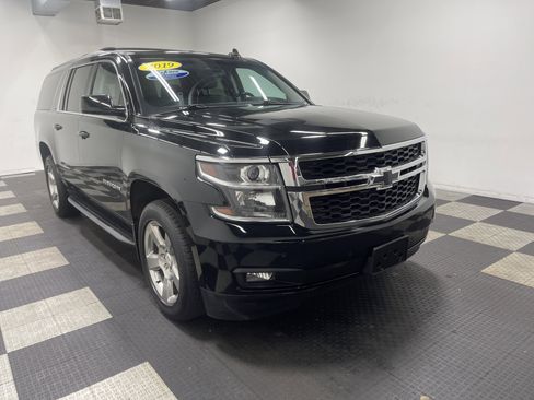 Used 2019 Chevrolet Suburban LT w/ Luxury Package image 6