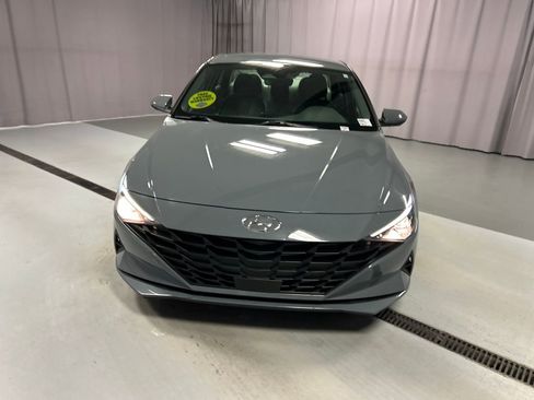 Used 2022 Hyundai Elantra SEL w/ Convenience Package image 2