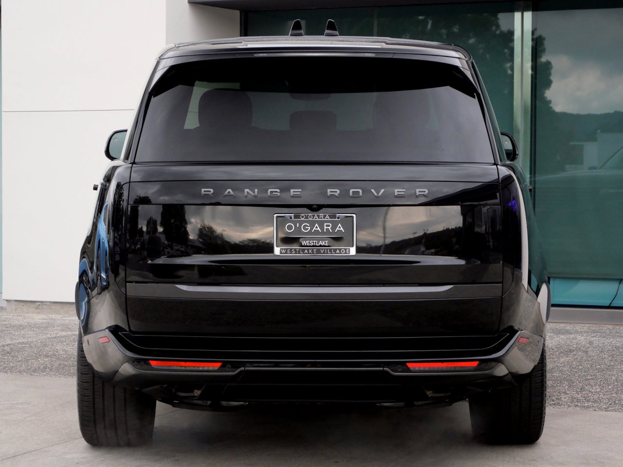 Used 2025 Land Rover Range Rover SE AWD/4WD image 6
